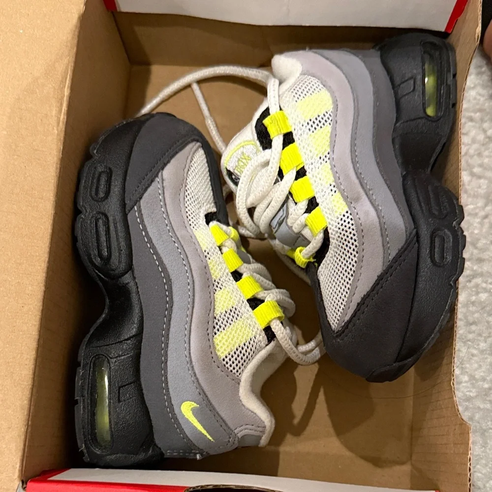 Nike Kids Gray Black White Neon Yellow Air-Cushioned Sneakers